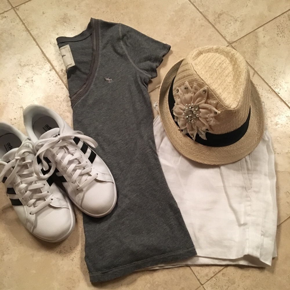 Grey Abercrombie T-shirt with v-neck
